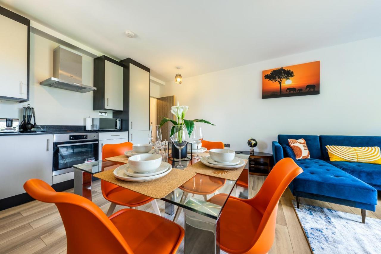 Ferienwohnung Ashview 8 - Heathrow - Business - Free Parking Staines-upon-Thames Exterior foto